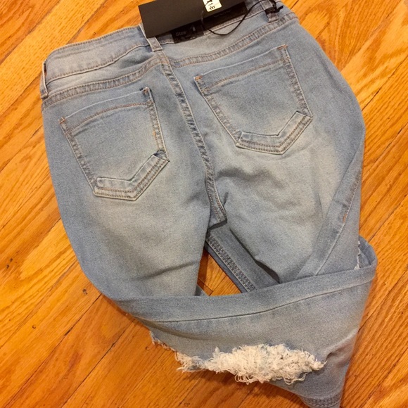 ✨LAST ONE✨Light denim distress jeans - Picture 3 of 4