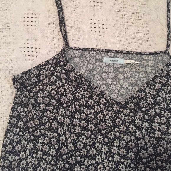 Urban Outfitters Flowy Flower Tank Top - Picture 2 of 3