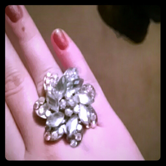 Deb flower ring