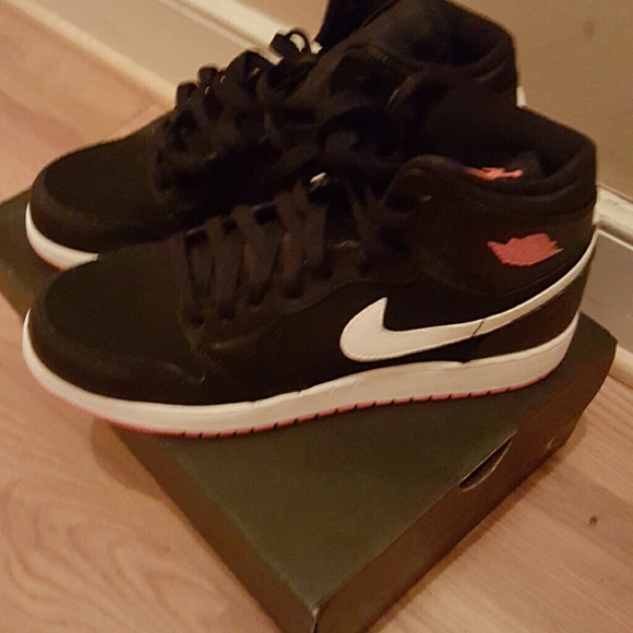 Sold locally**Jordan Retro Never Worn Original Box
