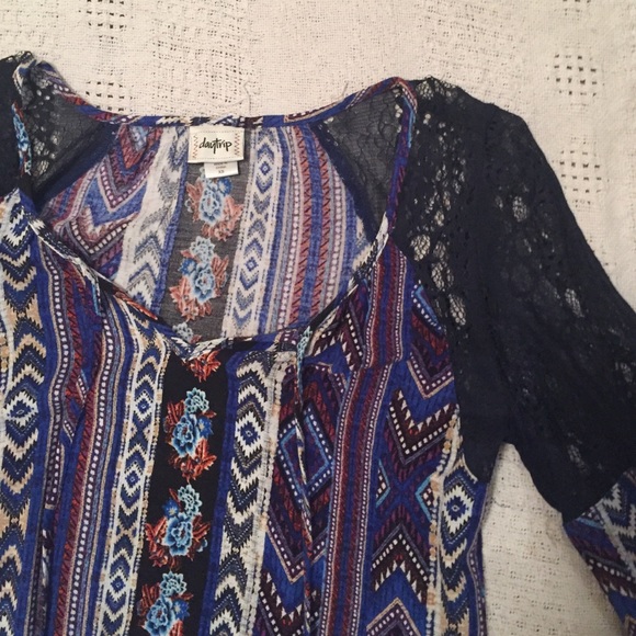 Daytrip Blue Tribal Blouse - Picture 2 of 3