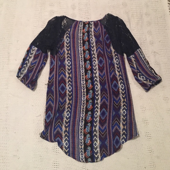 Daytrip Blue Tribal Blouse - Picture 3 of 3
