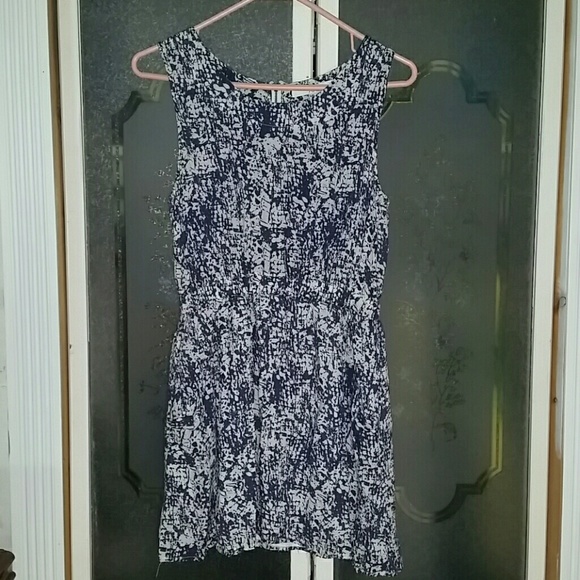 Forever 21 Blue and White Pattern Flowy Dress