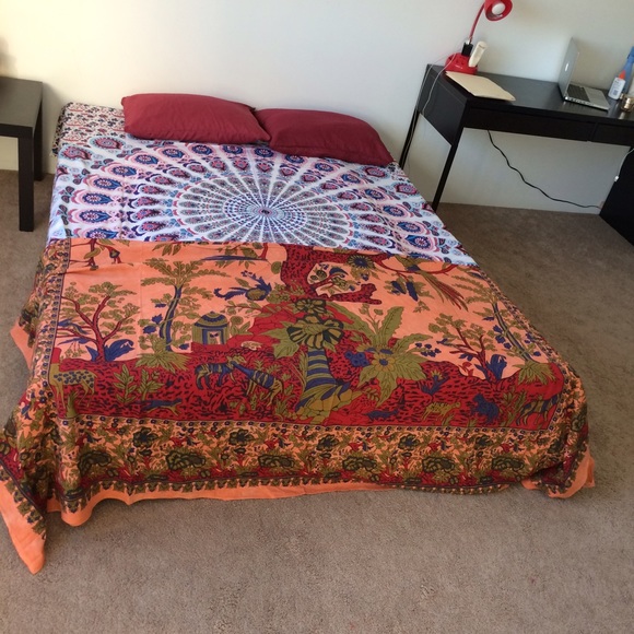 Bedspread couch  bedroom festival floor spread - Picture 3 of 3