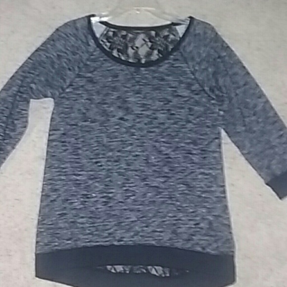 Casual dressy black top!