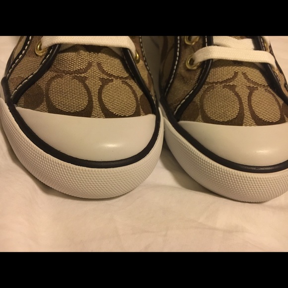 Sold🎉🎉🎉 - Picture 3 of 4