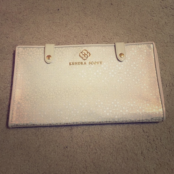 Kendra Scott Getaway Jewelry Holder