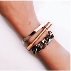 Flat shacke cuff bracelet