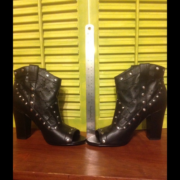 Leather open toe mini boot.