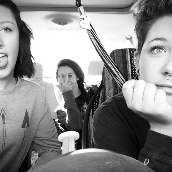 Meet your Posher, Christina - Picture 1 of 1