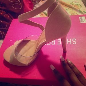 Nude toe out shoes! Size 6