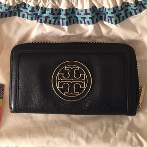 Tory Burch wallet