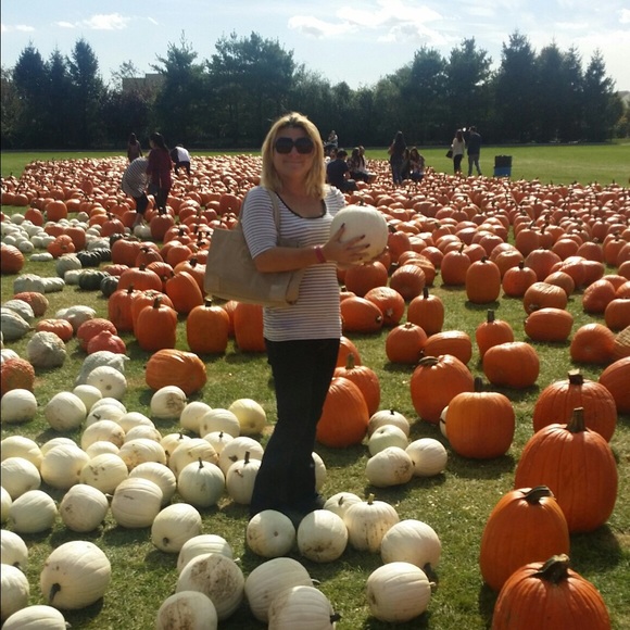 💎🔥Meet Your Posher, Jennifer Lynne🔥💎 - Picture 5 of 8