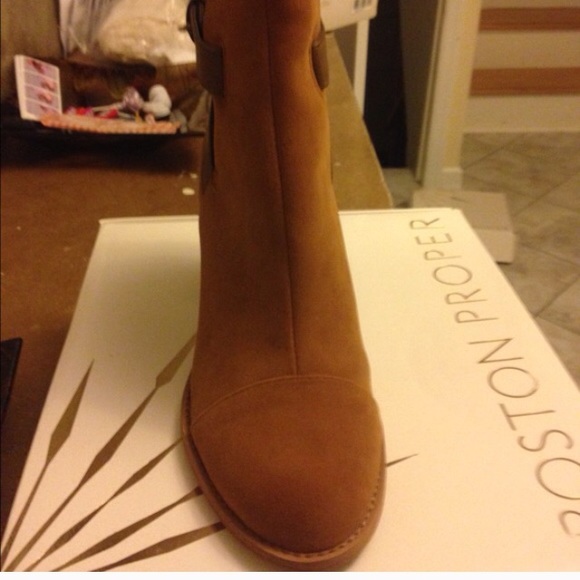 host pick ๐Suede Casual Boot๐ - Picture 2 of 4