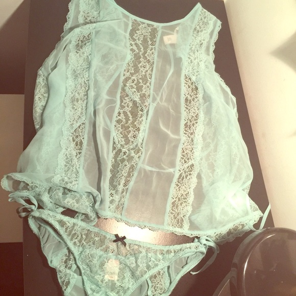 SALE!! Victoria's Secret Lingerie Set, M