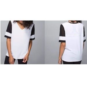 Lululemon Sport Tee V-Neck Short Sleeve