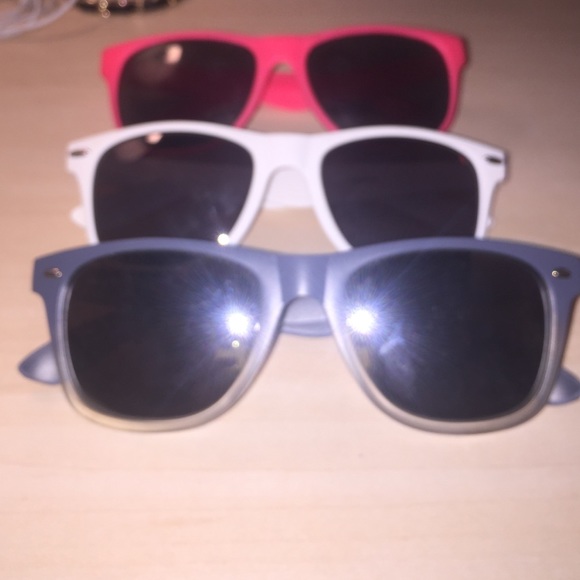 3 sunglasses - Picture 1 of 4