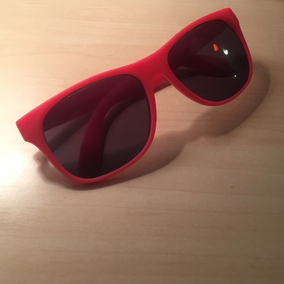 3 sunglasses - Picture 3 of 4