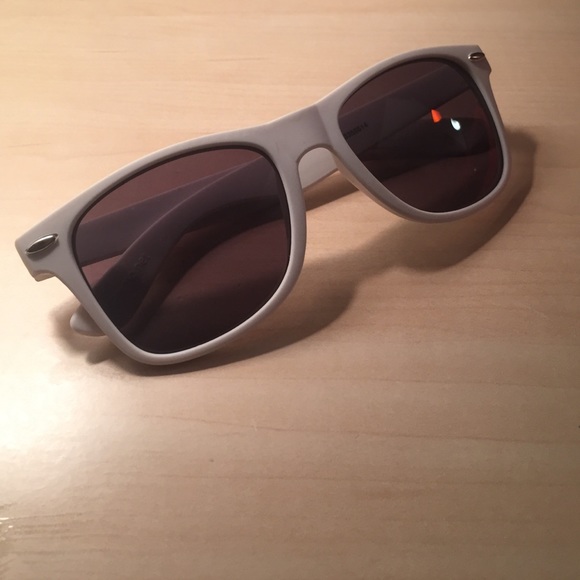 3 sunglasses - Picture 4 of 4