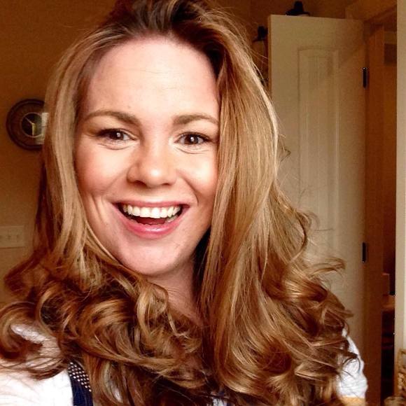 Meet your Posher, Hollie - Picture 1 of 1