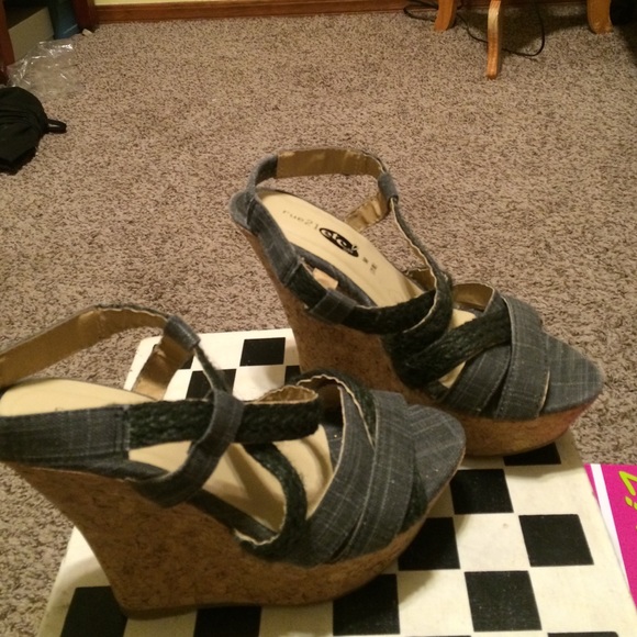Rue 21 Sophie wedge sandals