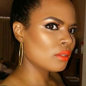 Meet your Posher, Shani- jones