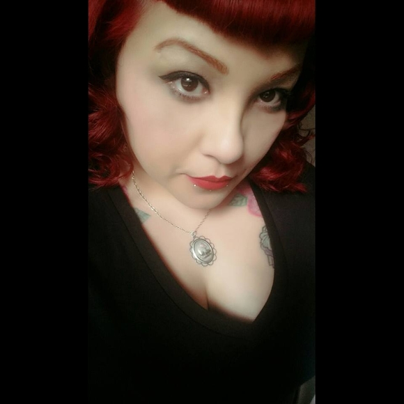 Meet your Posher, Yvette