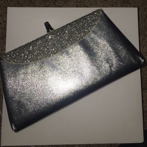 Silver sparkled clutch