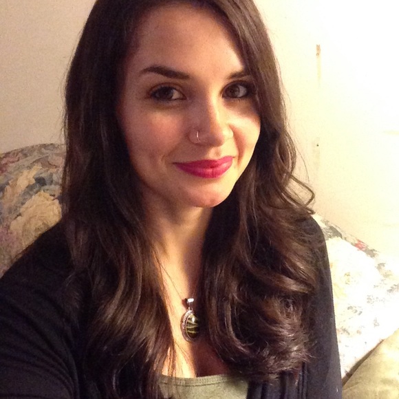 Meet your Posher, Olivia