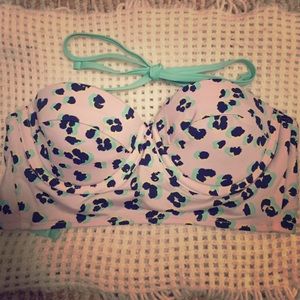 ⭕️SOLD⭕️Leopard print swim suit top