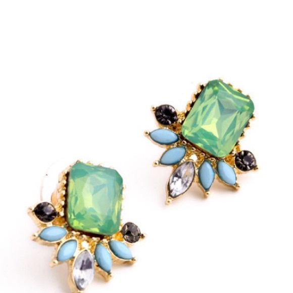 🎀HP🎀 Crystal Green statement earrings - Picture 3 of 3