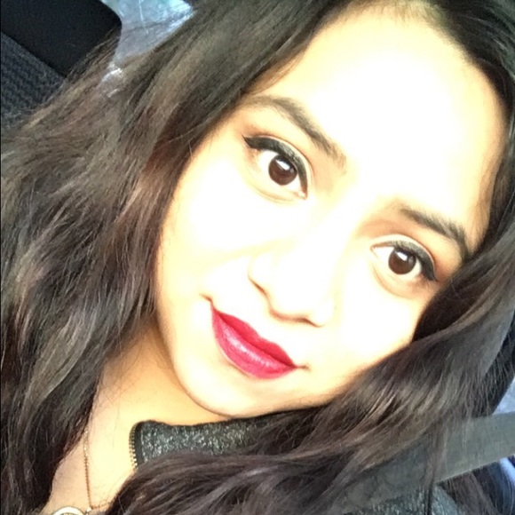 Meet your Posher, Gaby