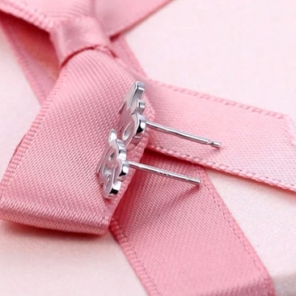 YES NO Stud Earrings - Picture 2 of 4