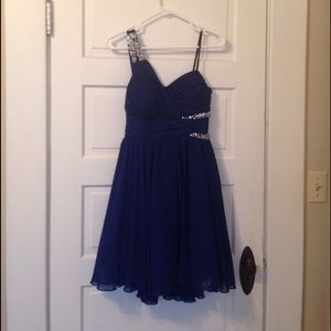 A Blue/Cobalt One Strap Homecoming/Tolo Dress