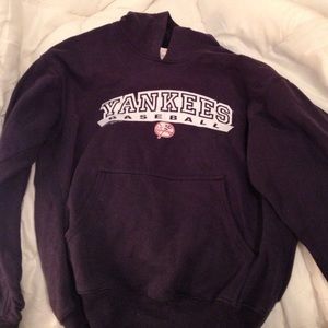 navy blue NY YANKEES SWEATSHIRT