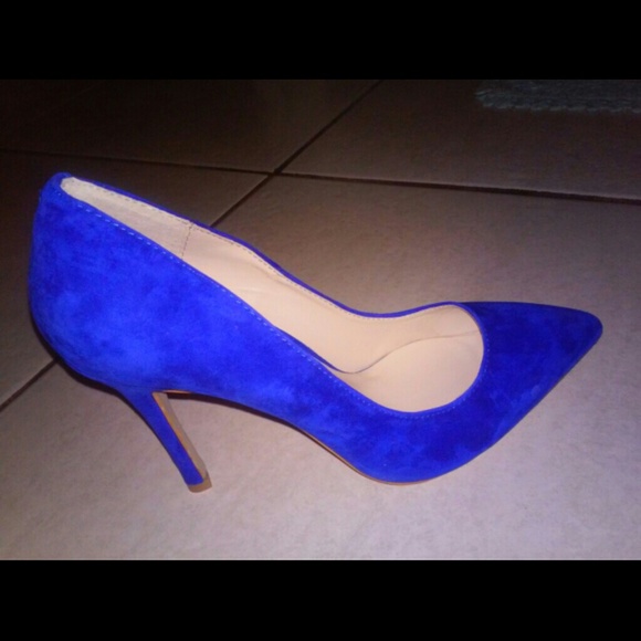 Blue pointy stiletto