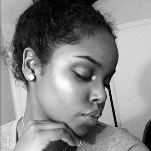 Meet your Posher, Tia