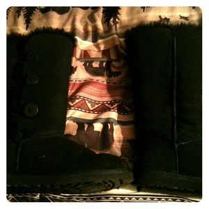 UGG Bailey Triple Button Boots