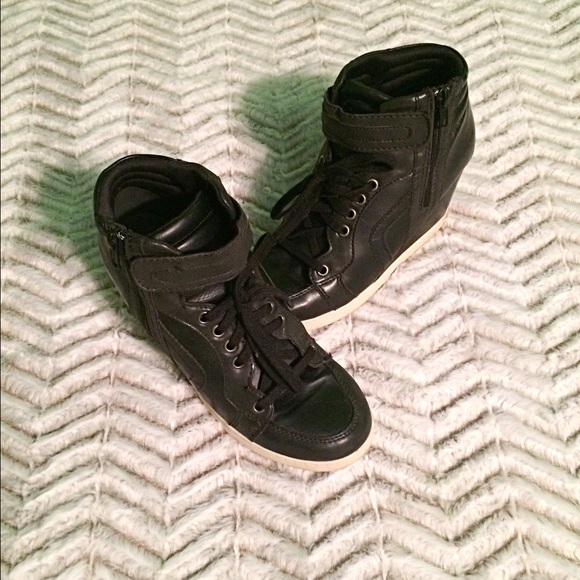 Shoes/high tops/skater design😻