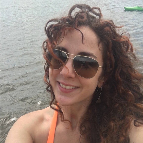 Meet your Posher, Michelle - Picture 3 of 3