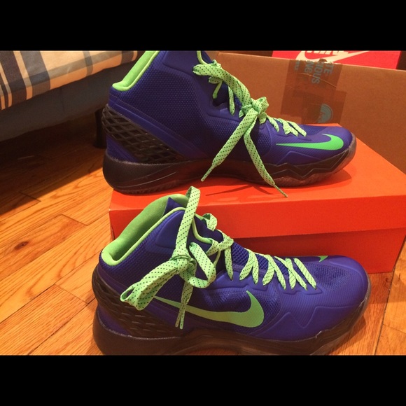 Nike zoom hyperdisruptor size 9