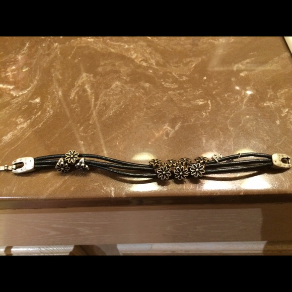 NWOT Brighton flower bracelet