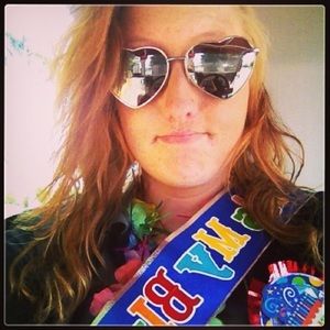 Meet your Posher, Rebecca