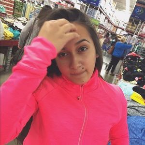 Meet your Posher, Shania