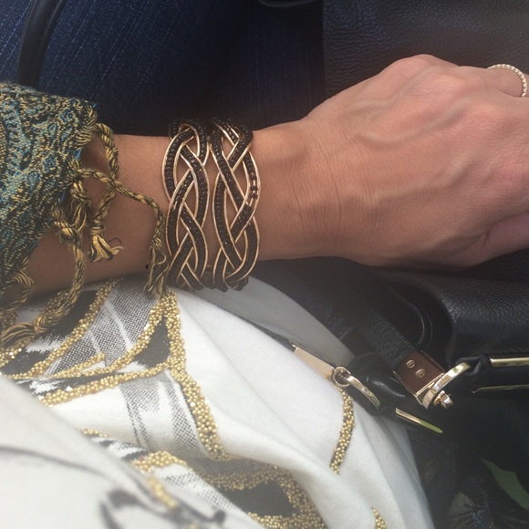 Last one❣black beaded cuff w/gold trim - Picture 4 of 4