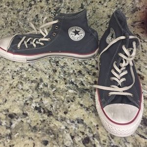 Men's converse size 10 women's 12