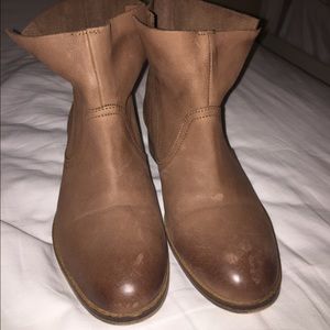 Distressed short boots