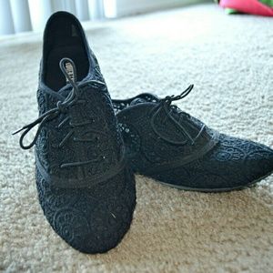 Oxford-style lace shoes