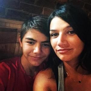 Meet your Posher, Santana