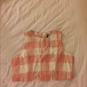 Sleeveless crop top size L